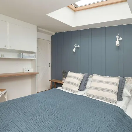 Cozy With Air Conditioning Near Plac Wolnosci By Renters Apartamento *