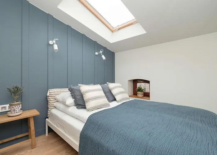 Cozy With Air Conditioning Near Plac Wolnosci By Renters *