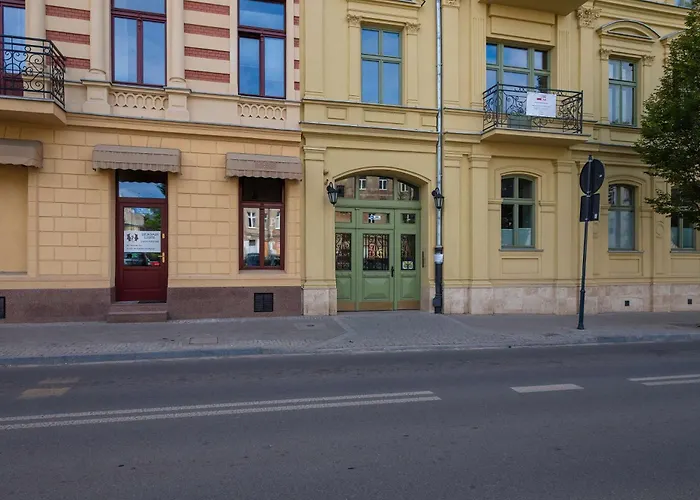 Cozy With Air Conditioning Near Plac Wolnosci By Renters *