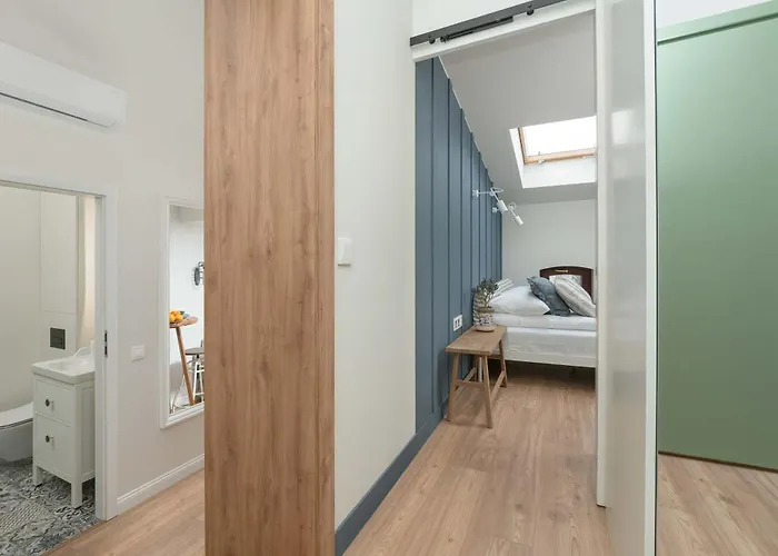 Cozy With Air Conditioning Near Plac Wolnosci By Renters * Lodž