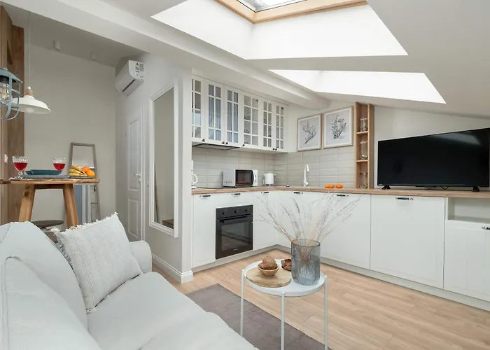 Cozy With Air Conditioning Near Plac Wolnosci By Renters Apartmán