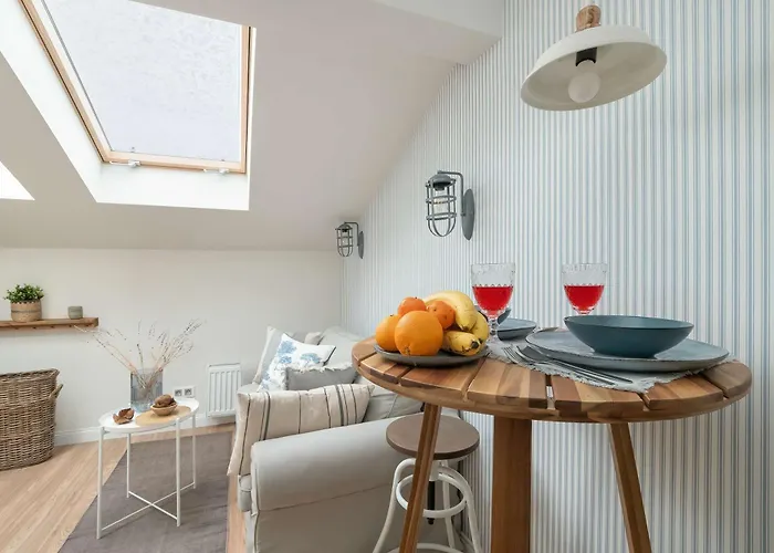 Cozy With Air Conditioning Near Plac Wolnosci By Renters